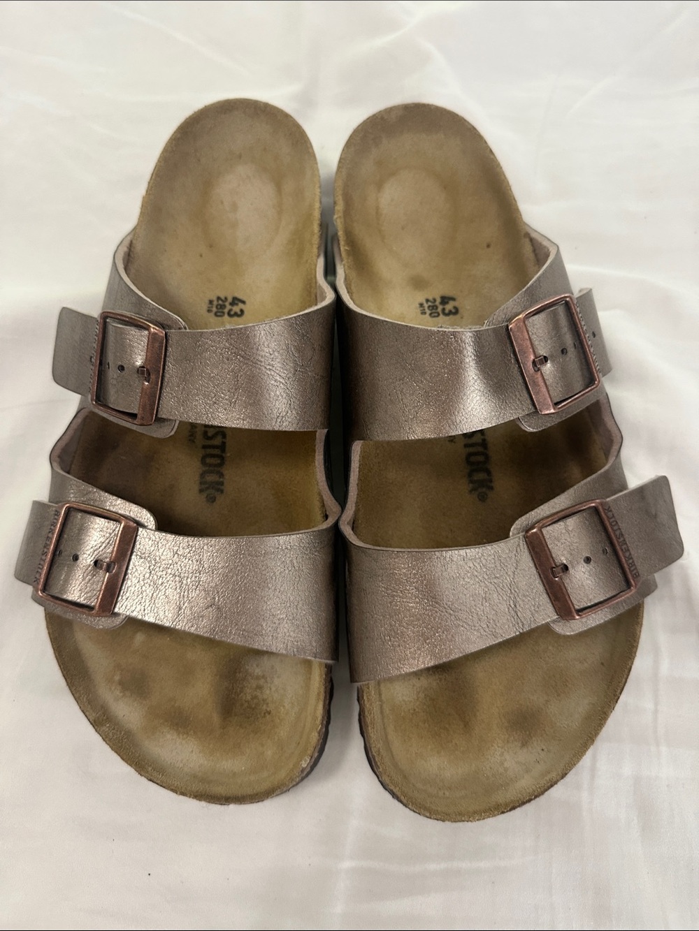 Birkenstock Unisex Taupe two strap sandal EU size 43